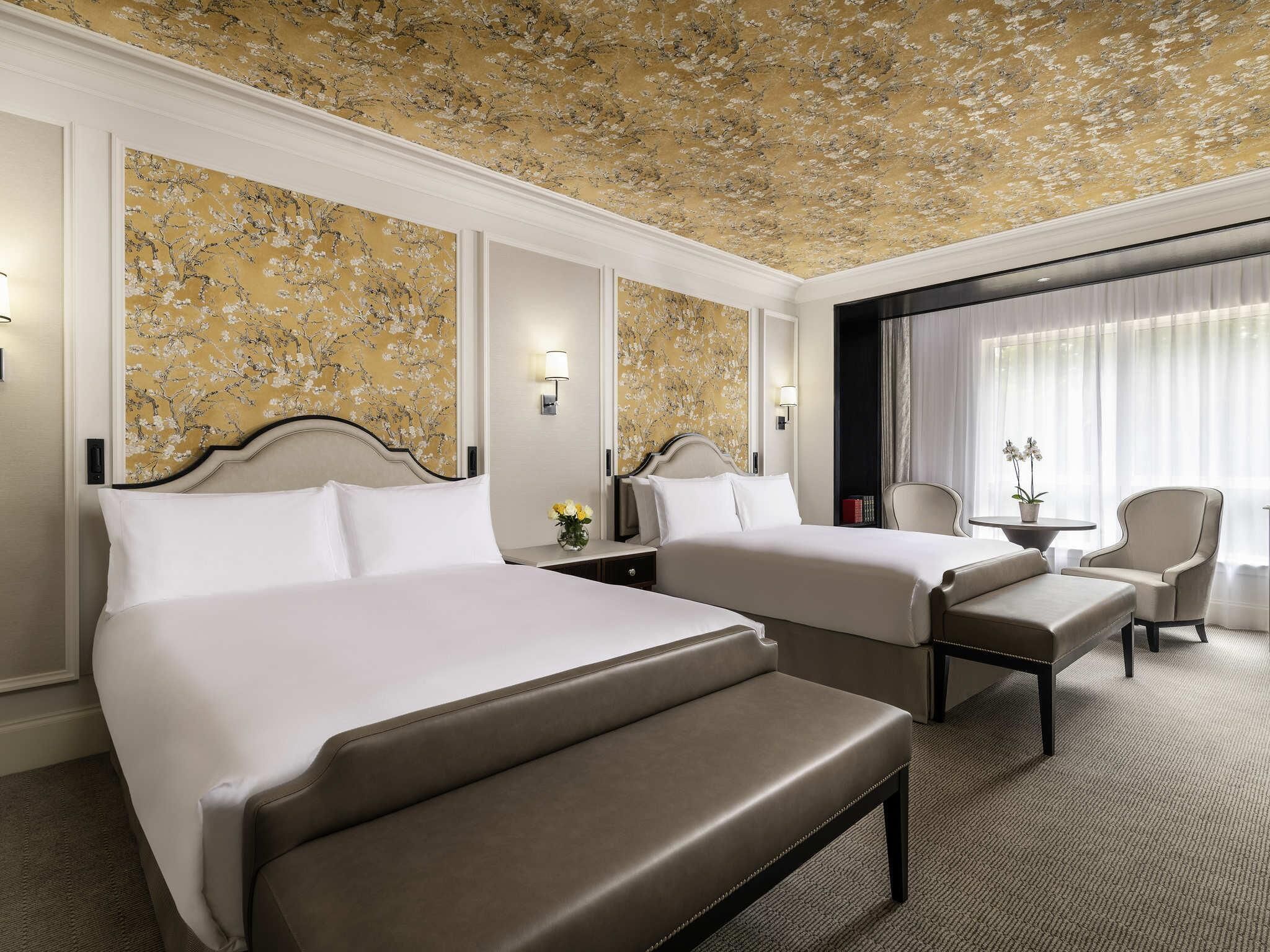 Deluxe Room, 2 Double Beds | Hypo-allergenic bedding, minibar, desk, soundproofing