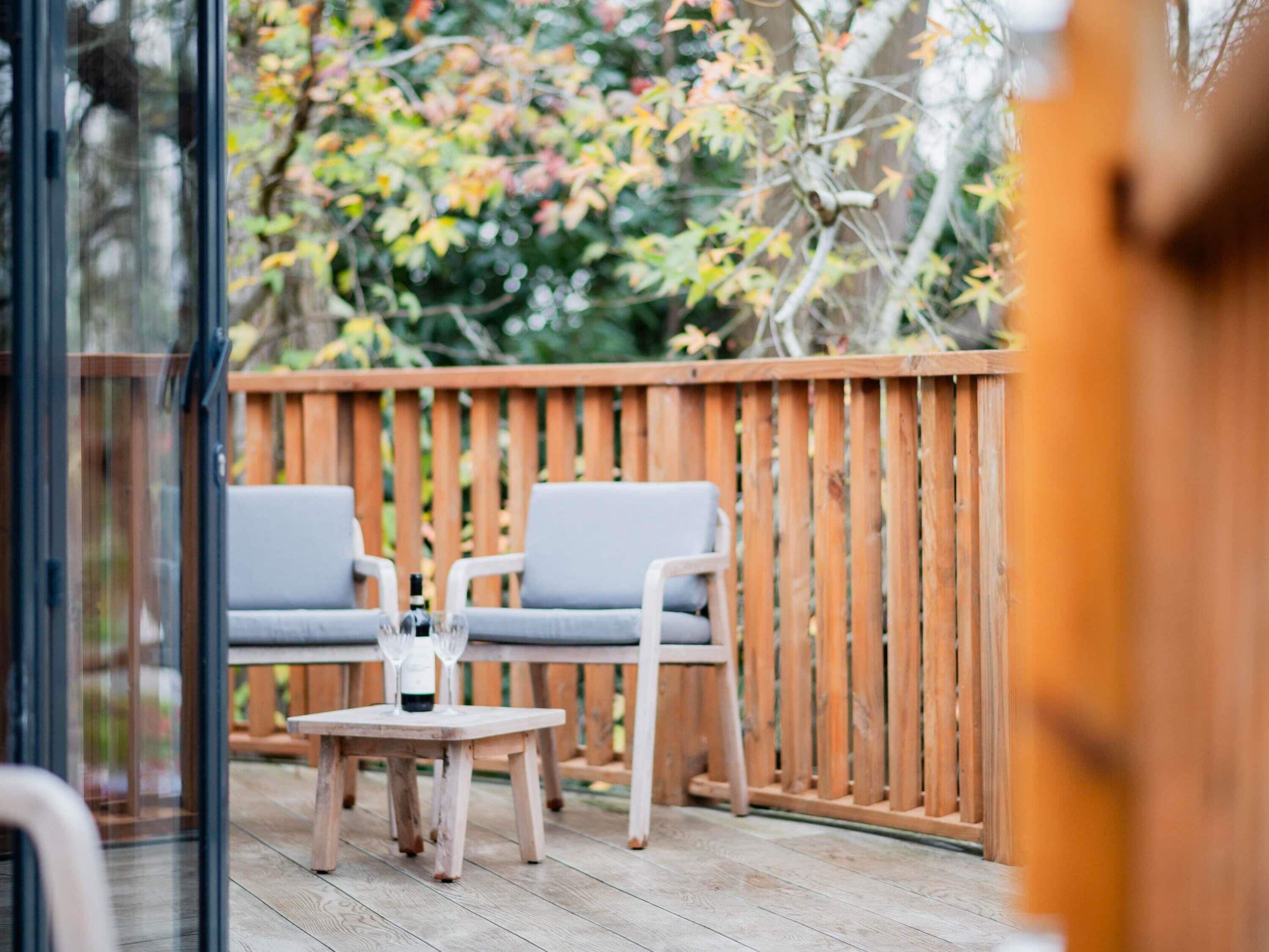 Ropa de cama hipoalergénica, minibar y escritorio 