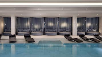 Couples treatment room(s), sauna, hot tub, steam room