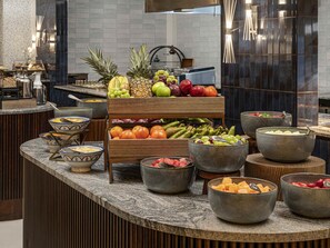 2 restaurants servant le petit déjeuner, spécialités Cuisine régionale