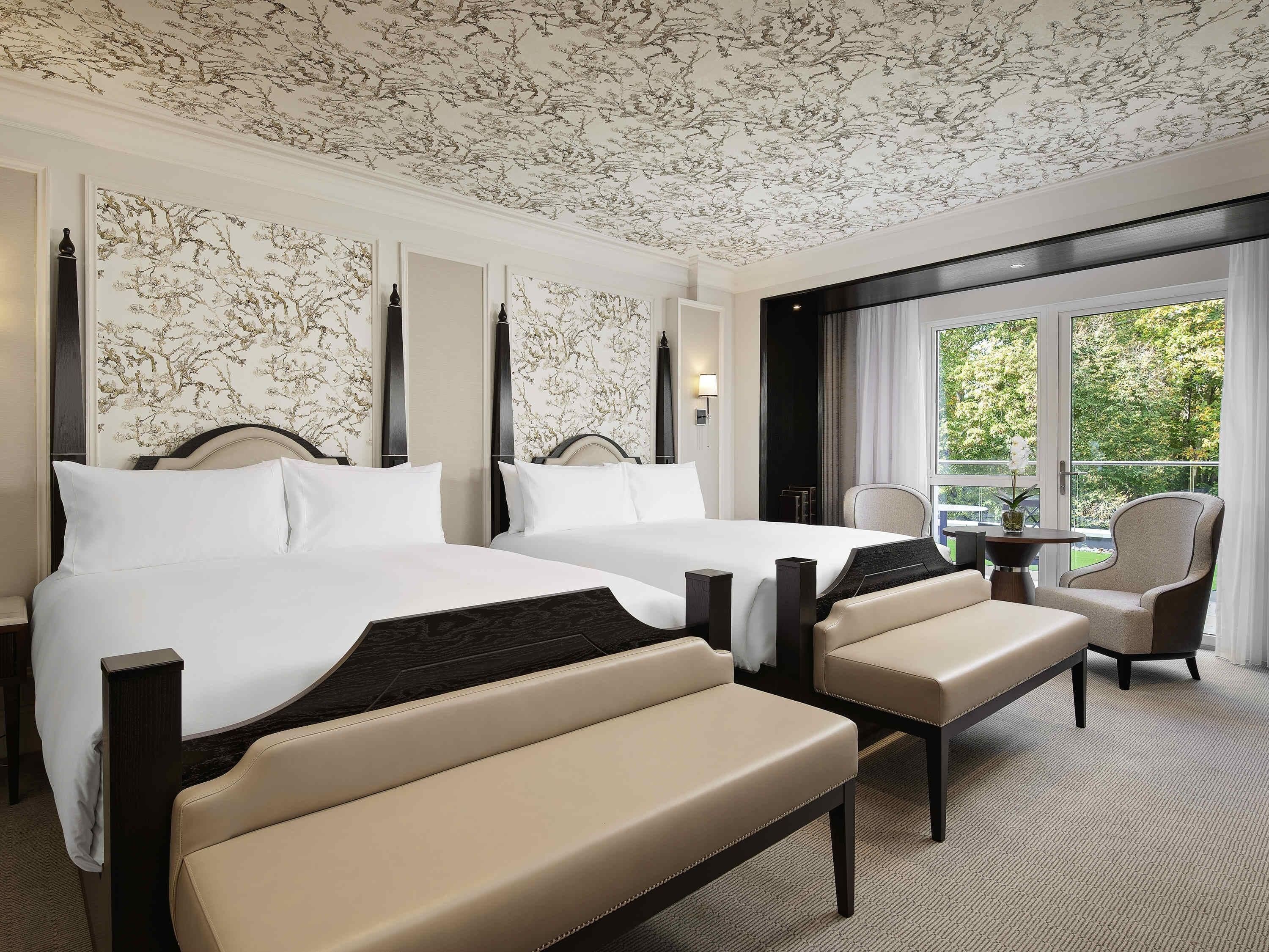Quarto casal luxo, 2 camas Queen, sacada | Roupas de cama antialérgicas, frigobar, escrivaninha