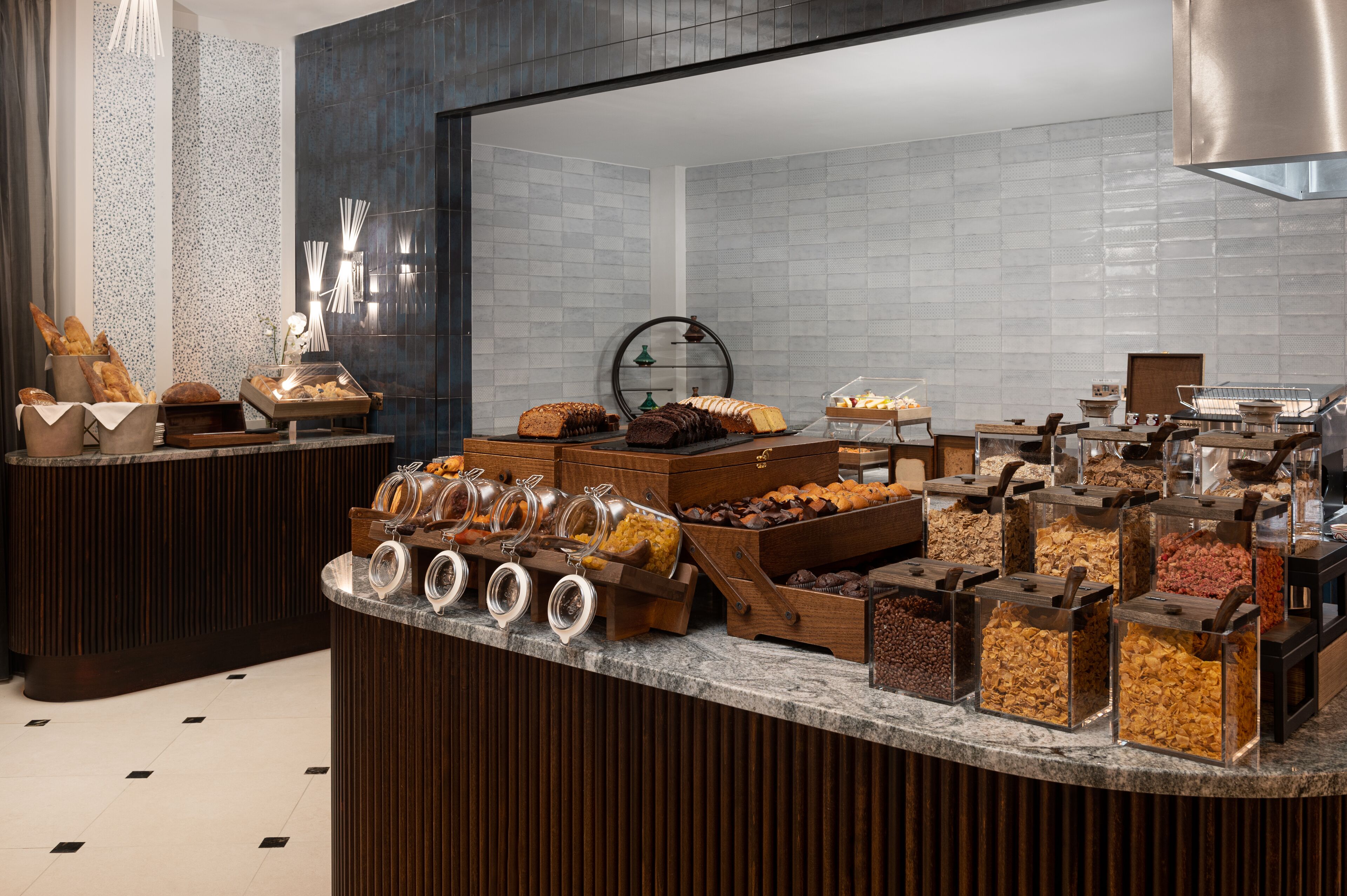 daily english breakfast (gbp 26 per person)