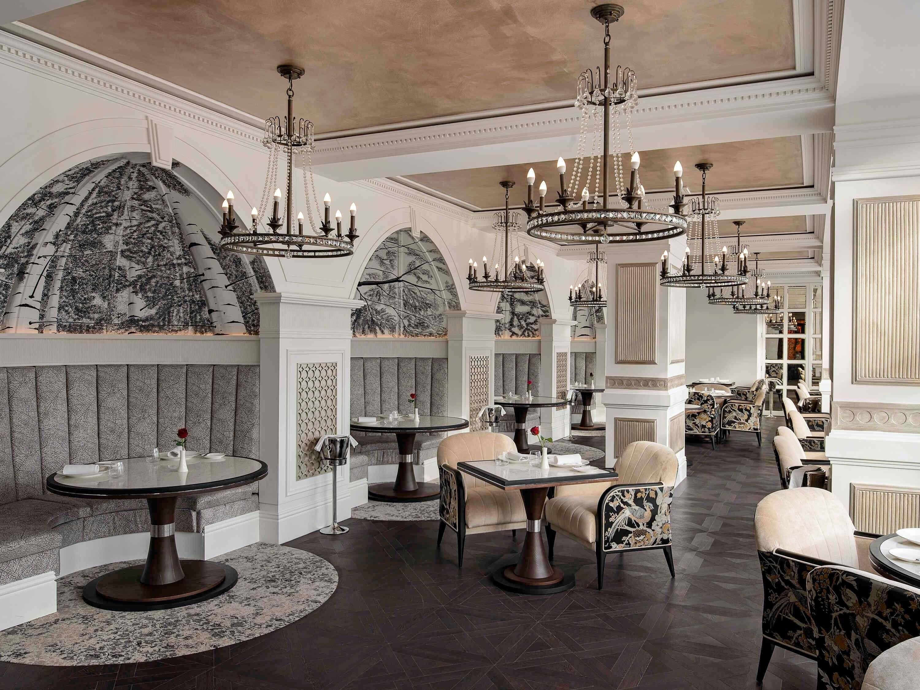 2 restaurants; breakfast, lunch and dinner served 