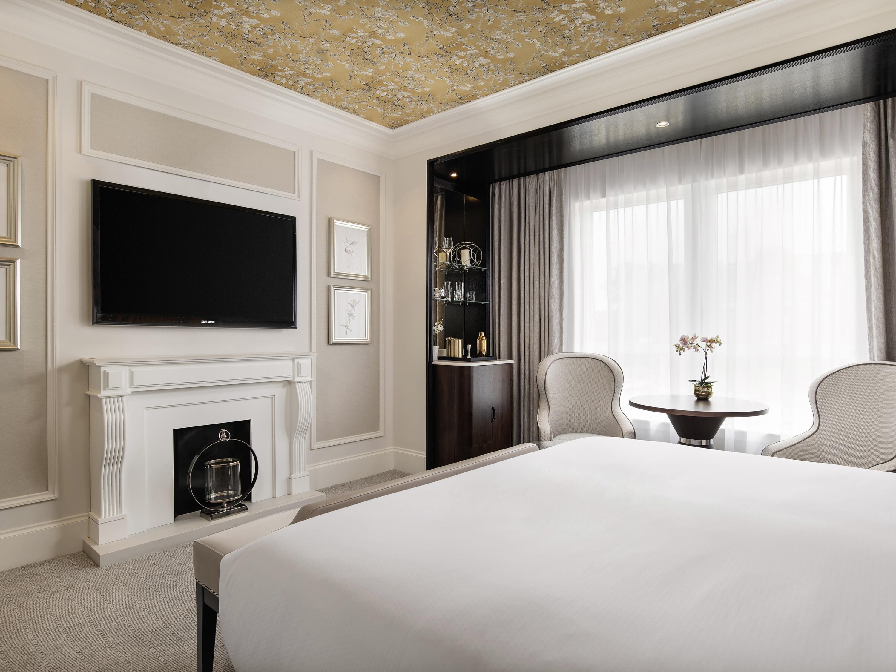Fairmont, Camera, 1 letto king | Biancheria da letto ipoallergenica, minibar, una scrivania