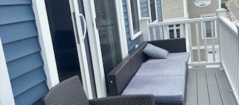 Brand New Build 4 bed/2 bath w/private beach access-On Atlantic Ave!