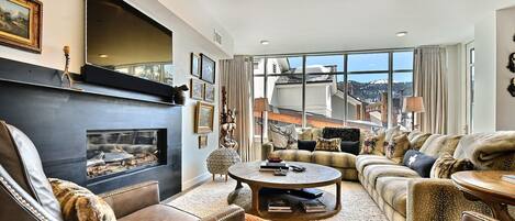 TV, fireplace
