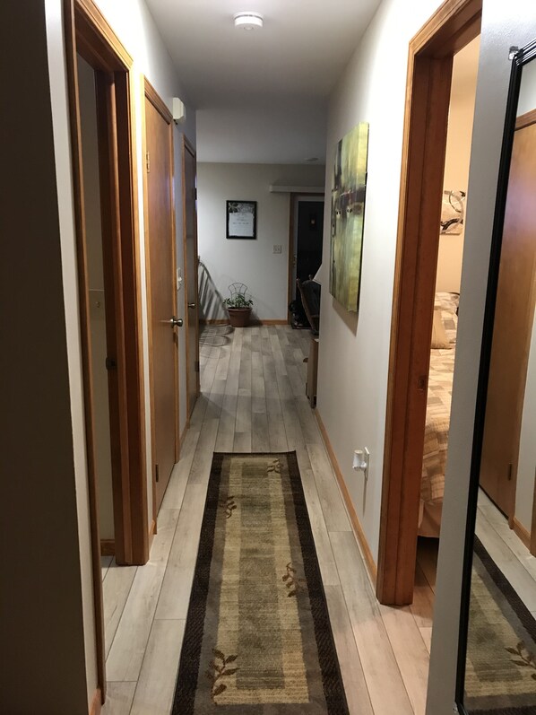 3 bedrooms, iron/ironing board, WiFi, bed sheets