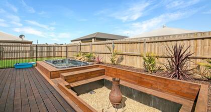 Island Time - stunning near new home in Cowes