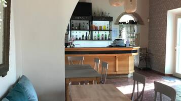 Bar (in der Unterkunft)