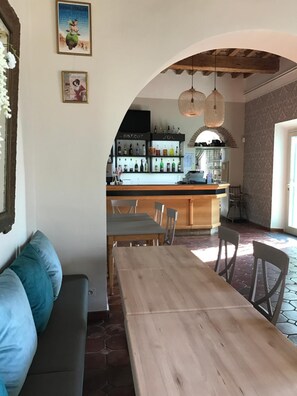 Bar (in der Unterkunft)