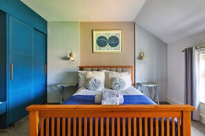 5 bedrooms, iron/ironing board, free WiFi, bed sheets - The Stables (Crimplesham)