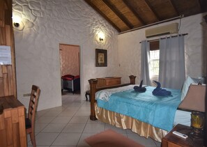 2 bedrooms, iron/ironing board, travel cot, free WiFi