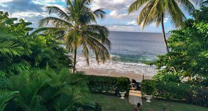 Beachfront 2BR Family Apartment Courland Bay, Saltwater Pool & Panoramic Views