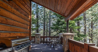 Large Luxury Home, Near The Village, On Golf Course. Gas Grill & Washer/Dryer