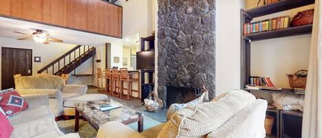 Smart-TV, Kamin, DVD-Player