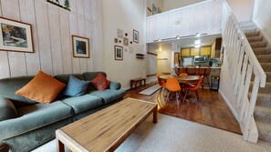 Smart TV, fireplace, DVD player