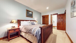 4 bedrooms, free WiFi, bed sheets