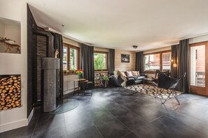 TV, fireplace, DVD player - Romantic Venus Premium Gold ; with Fireplace, 5p, centre (Zermatt)