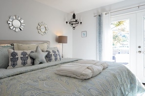 4 Schlafzimmer, Schreibtisch, Bügeleisen/Bügelbrett, Reisekinderbett