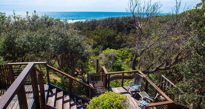 Illaroo - Absolute Beachfront with Spa