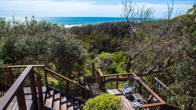 Illaroo - Absolute Beachfront with Spa