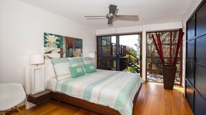 4 bedrooms, iron/ironing board, travel cot, free WiFi