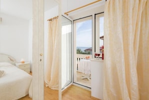 1 habitación, wifi y ropa de cama