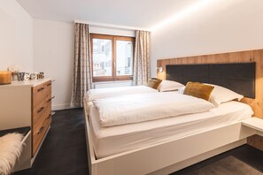 1 bedroom, iron/ironing board, WiFi, bed sheets - House Venus Premium Silver, 5p, centre (Zermatt)