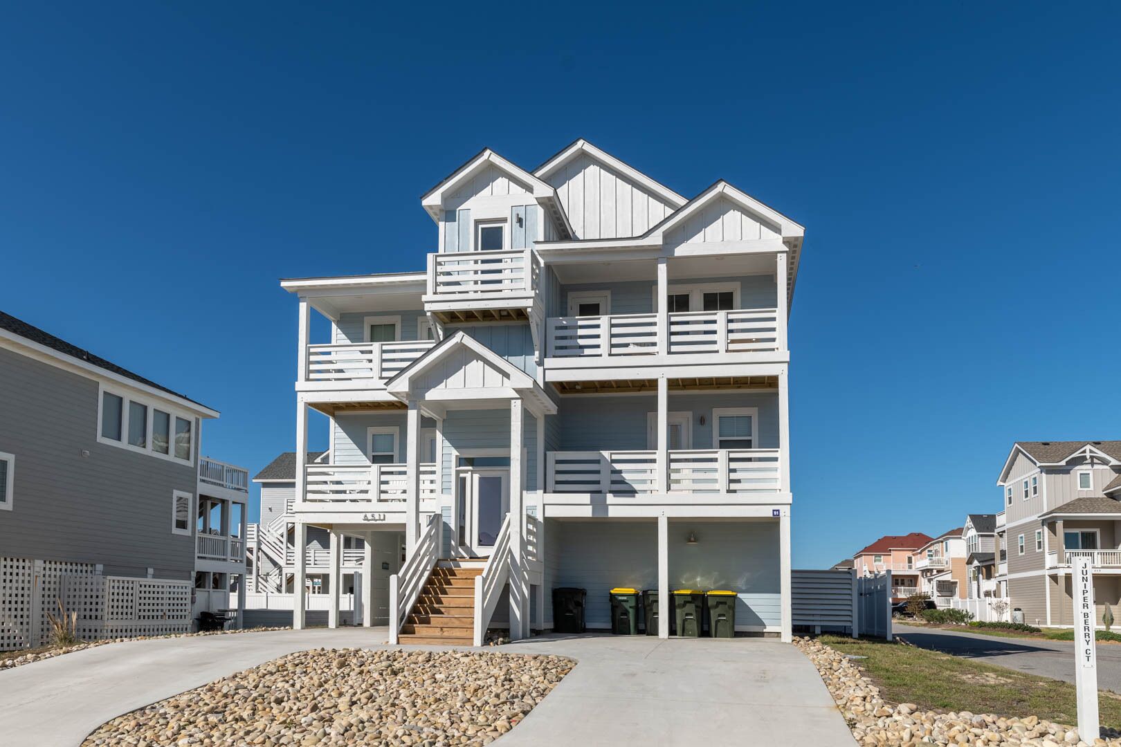 Blue Haven in Corolla **Very short walk to the beach**
