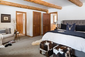 3 Schlafzimmer, Schreibtisch, Bügeleisen/Bügelbrett, WLAN