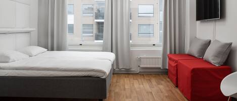 Family Room | Soundproofing, free WiFi, bed sheets