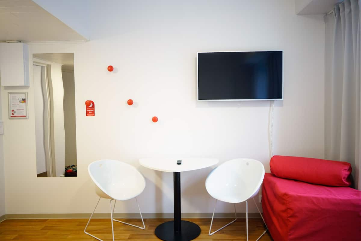 family room | television