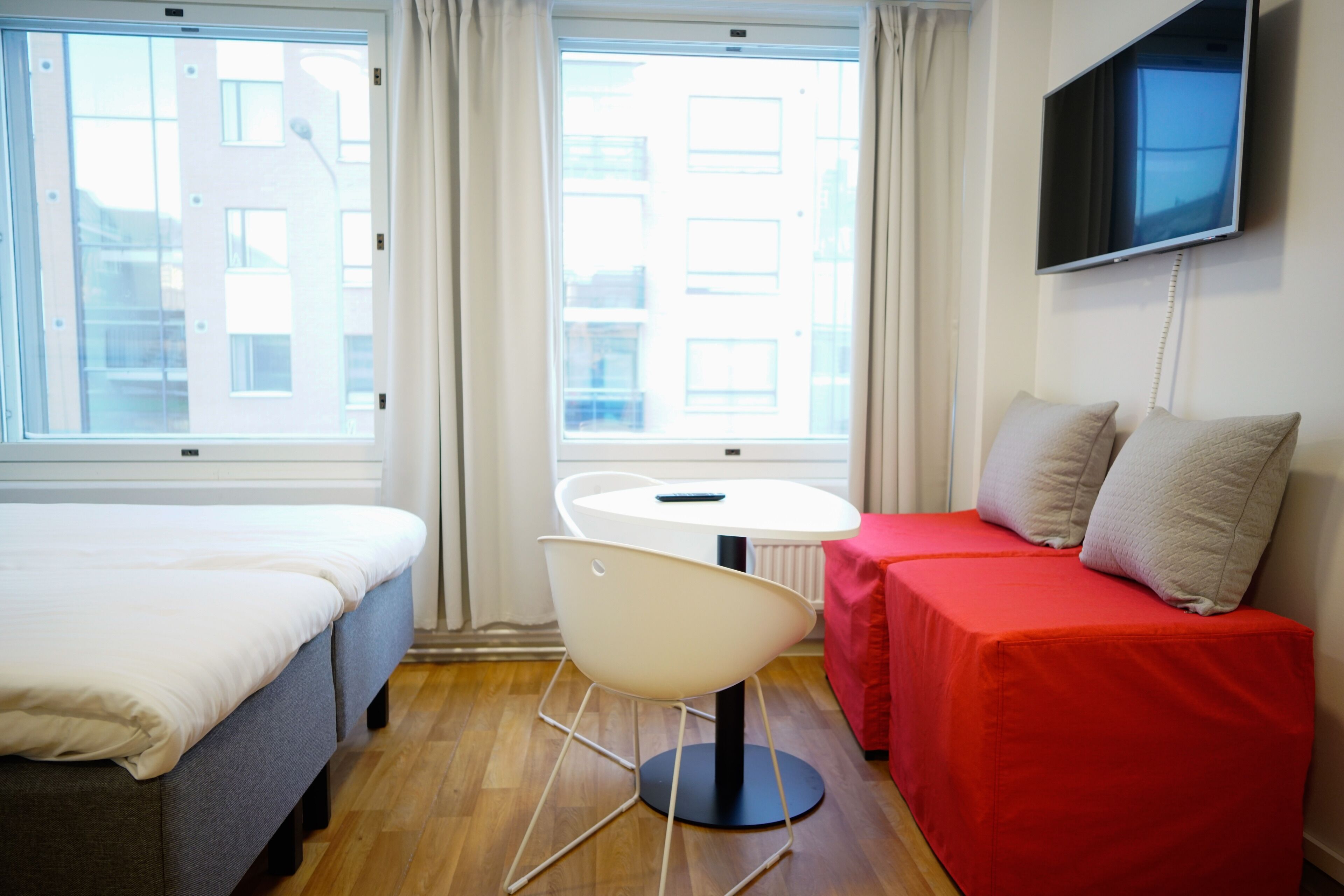 family room | 1 bedroom, soundproofing, free wifi, bed sheets