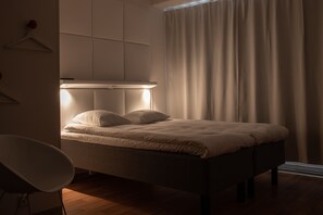 Family Room | Soundproofing, free WiFi, bed sheets