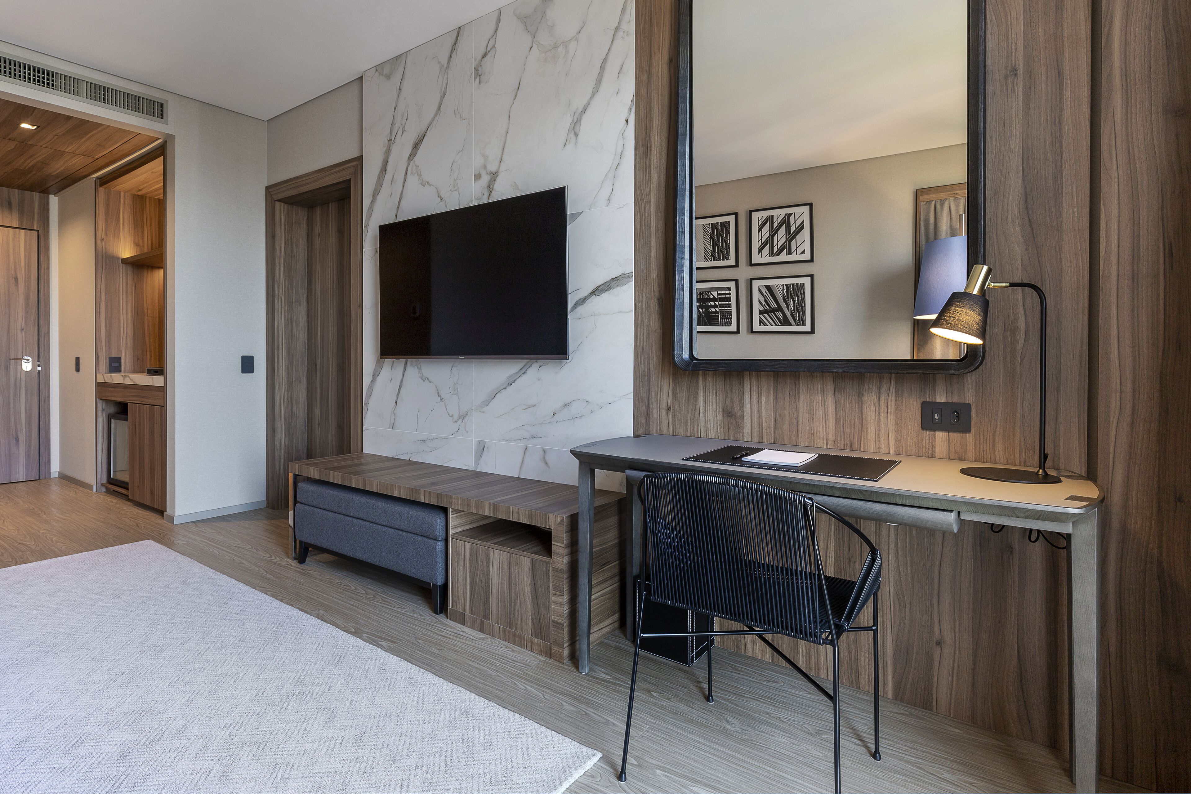 1 bedroom, premium bedding, pillow-top beds, minibar