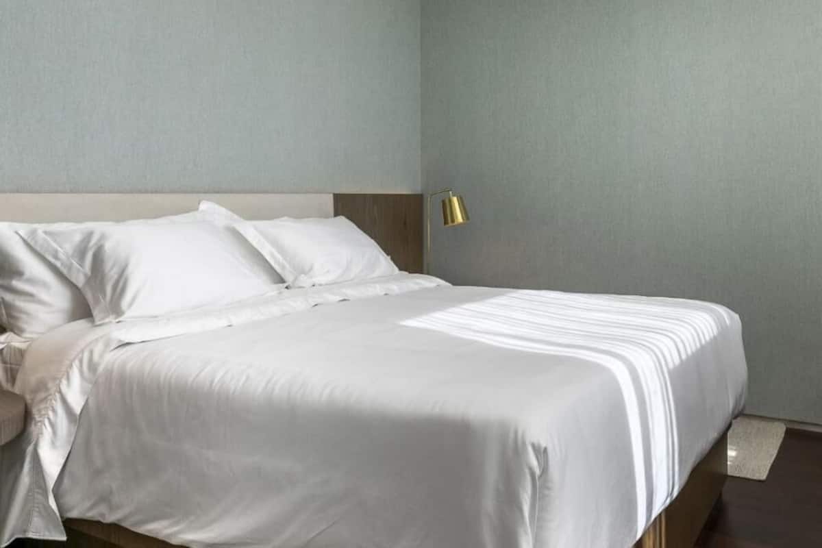1 bedroom, premium bedding, pillow-top beds, minibar