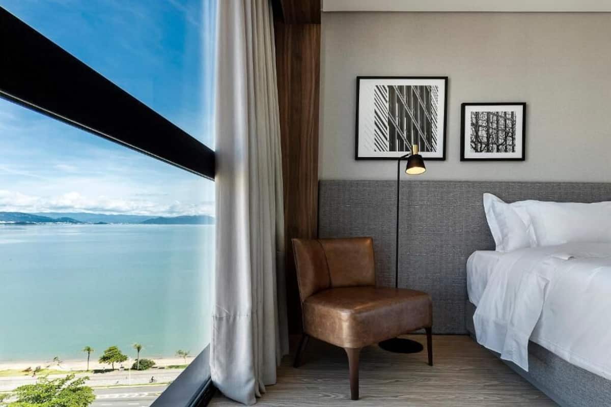 Premium bedding, pillow-top beds, minibar, in-room safe