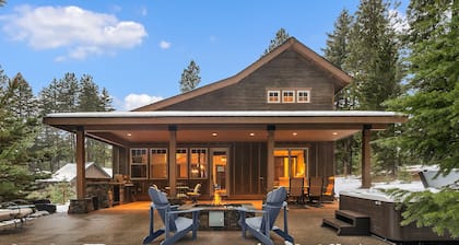 Privacy and Luxury! Fantastic outdoor living space. Hot Tub and Game Room