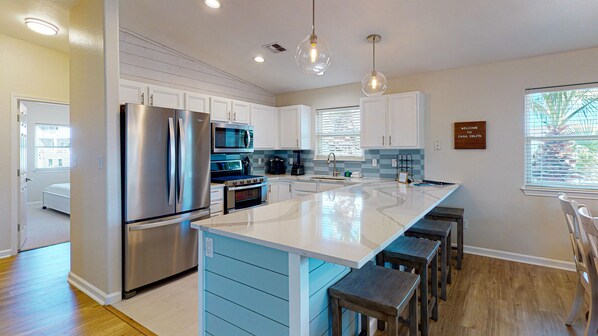 雪櫃、微波爐、焗爐、洗碗機