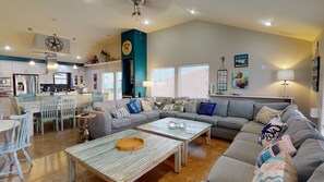 TV, DVD player - Private Pool and Golf Cart Included, Parking for 5 (Port Aransas)