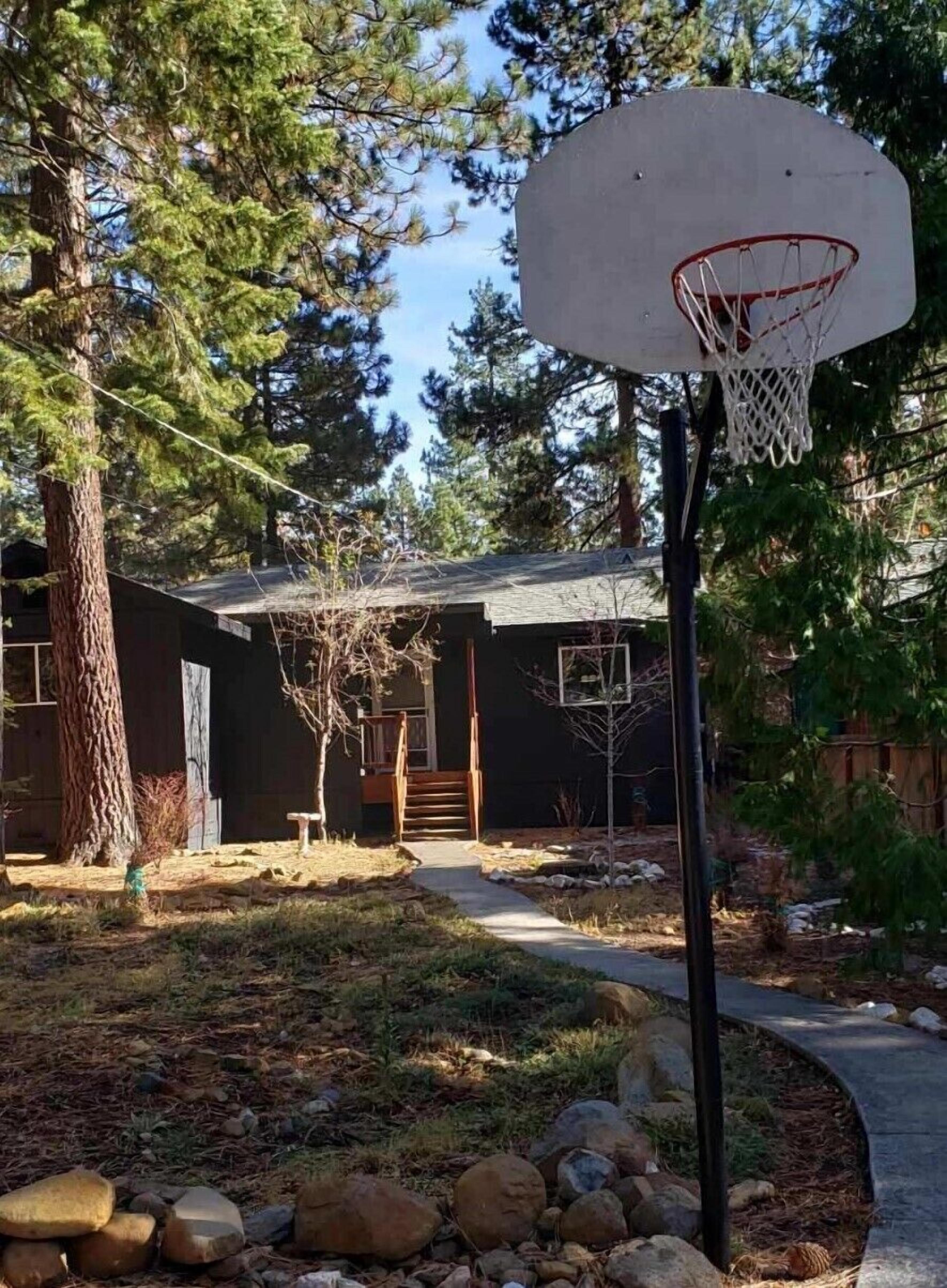 Golf View Cottage, Dog Friendly, Walk to Beach, Close to Northstar