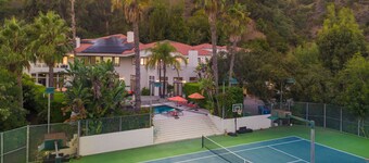 Anzio - Contemporary Bel Air Estate with Endless Amenities