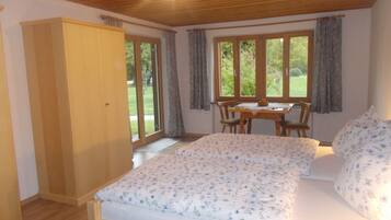 2 間睡房、床單