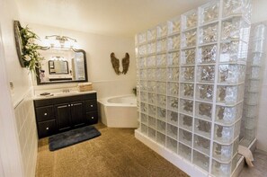 Shower, jetted bath, hair dryer, towels
