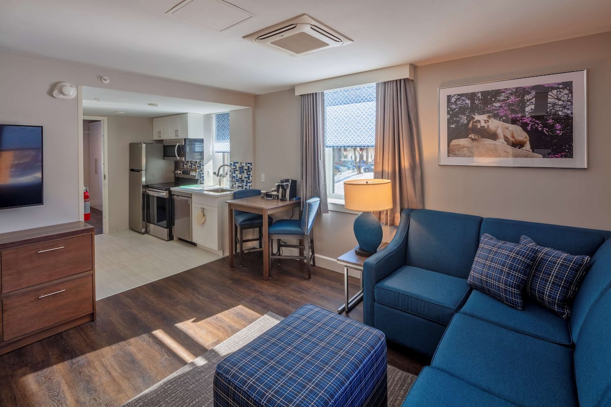 1 bedroom, premium bedding, pillow-top beds, in-room safe