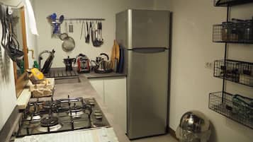 Kühlschrank, Ofen, Herdplatte, Geschirrspüler