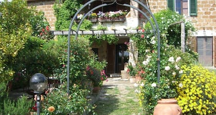 Soltanto dieci minuti a piedi dal campo da golf e comunque molto tranquillo