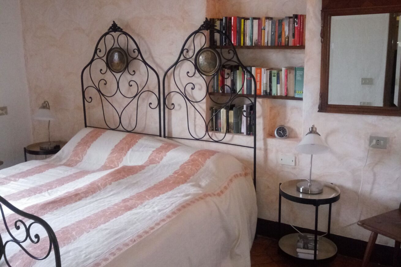 3 habitaciones, tabla de planchar con plancha, wifi y ropa de cama 