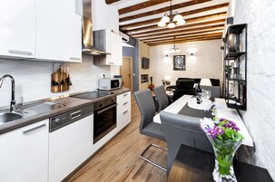 Deluxe Double Room | Private kitchen