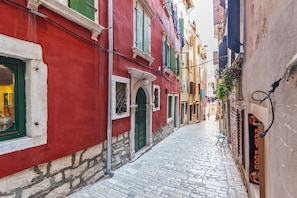 Front of property - Luxury Apartment Kastela Antika (Rovinj)